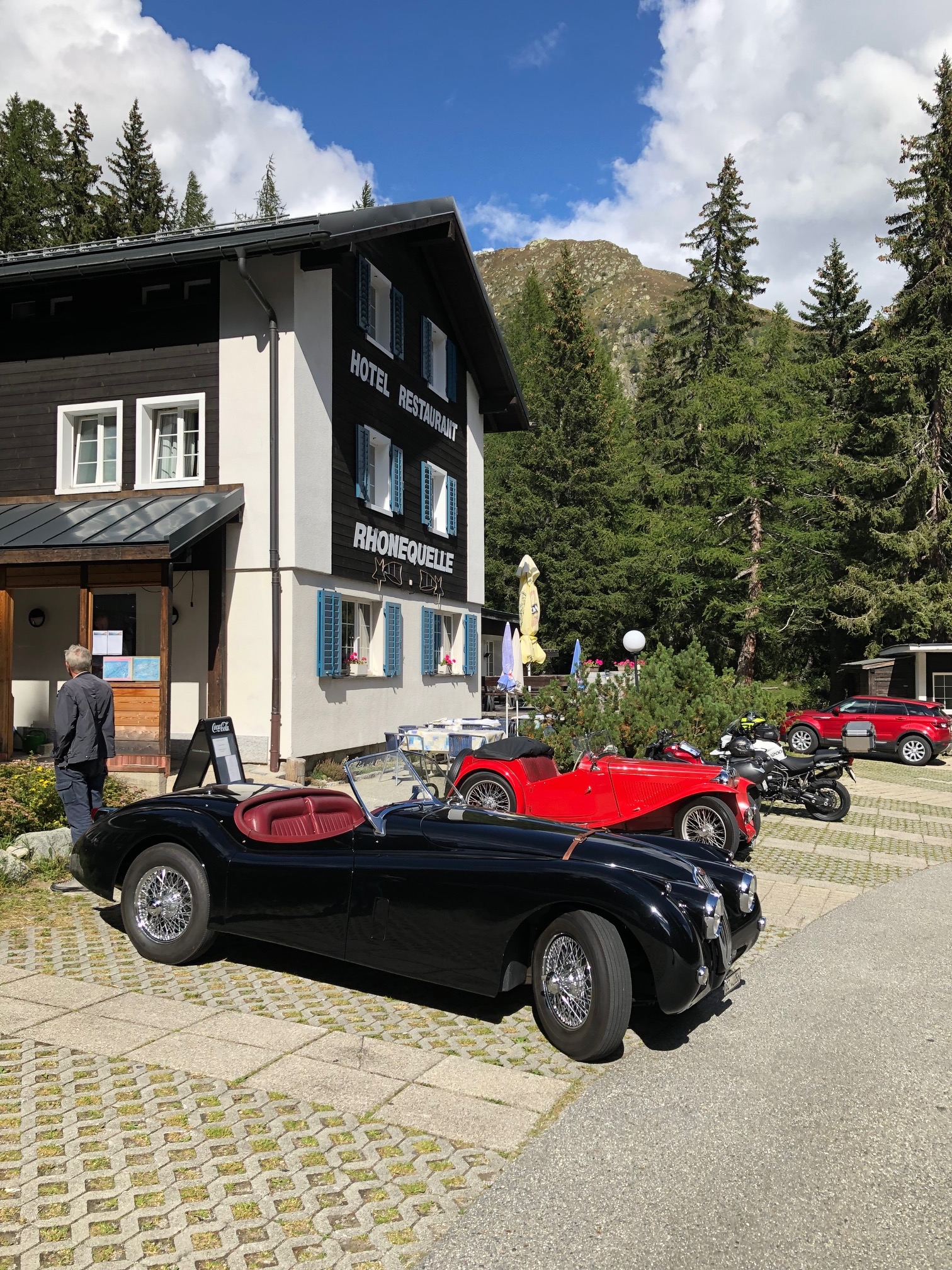 Attività estive davanti all'Hotel Rhonequelle